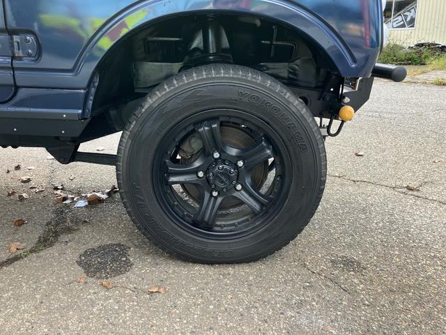 ジムニー ランドベンチャー 4WD アルミホイール エアコン CD(11枚目)