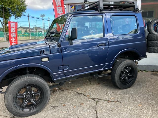 ジムニー ランドベンチャー 4WD アルミホイール エアコン CD(25枚目)