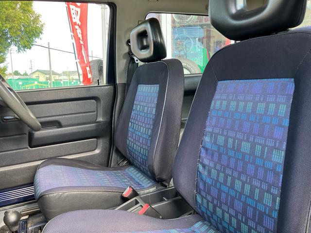 ジムニー ランドベンチャー 4WD アルミホイール エアコン CD(27枚目)