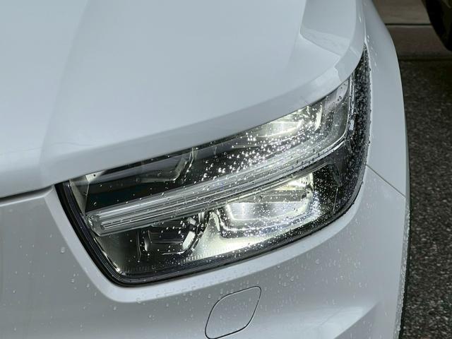 ＸＣ４０ Ｔ４　ＡＷＤ　インスクリプション　純正ナビ／全周囲カメラ／フルセグＴＶ／Ｂｌｕｅｔｏｏｔｈ／白革シート／ハーマンカードン／追従式クルーズコントロール／全席シートヒーター／純正アルミホイール（6枚目）