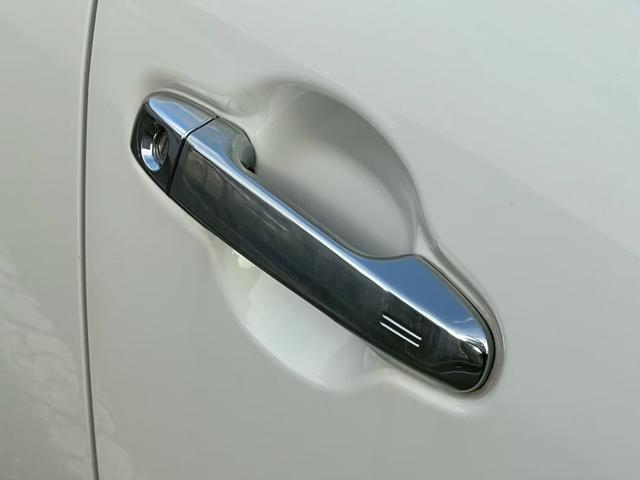 アクア Sスタイルブラック 社外SDナビ/バックカメラ/フルセグTV/社外アルミホイール/ETC/プリクラッシュセーフティ/車線逸脱防止装置/オートエアコン/スマートキープッシュスタート(9枚目)