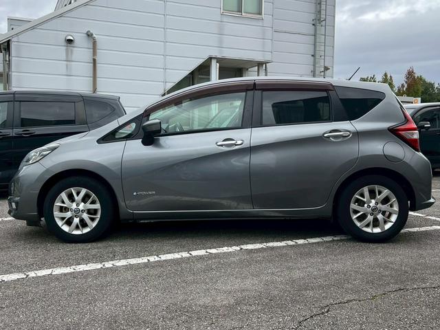 ノート ｅ－パワー　メダリスト　純正ナビ／全周囲カメラ／フルセグテレビ／デジタルインナーミラー／オートエアコン／車線逸脱防止装置／スマートキープッシュスタート（2枚目）