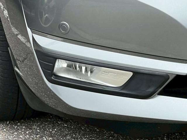 ノート ｅ－パワー　メダリスト　純正ナビ／全周囲カメラ／フルセグテレビ／デジタルインナーミラー／オートエアコン／車線逸脱防止装置／スマートキープッシュスタート（7枚目）