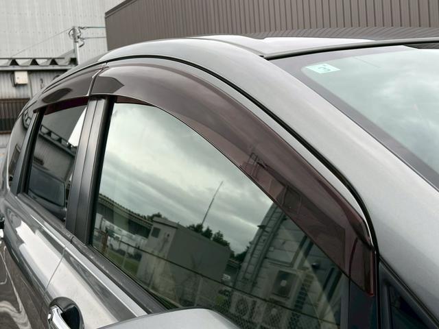 ノート ｅ－パワー　メダリスト　純正ナビ／全周囲カメラ／フルセグテレビ／デジタルインナーミラー／オートエアコン／車線逸脱防止装置／スマートキープッシュスタート（13枚目）