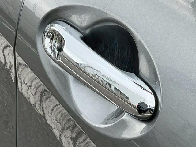 ノート ｅ－パワー　メダリスト　純正ナビ／全周囲カメラ／フルセグテレビ／デジタルインナーミラー／オートエアコン／車線逸脱防止装置／スマートキープッシュスタート（14枚目）