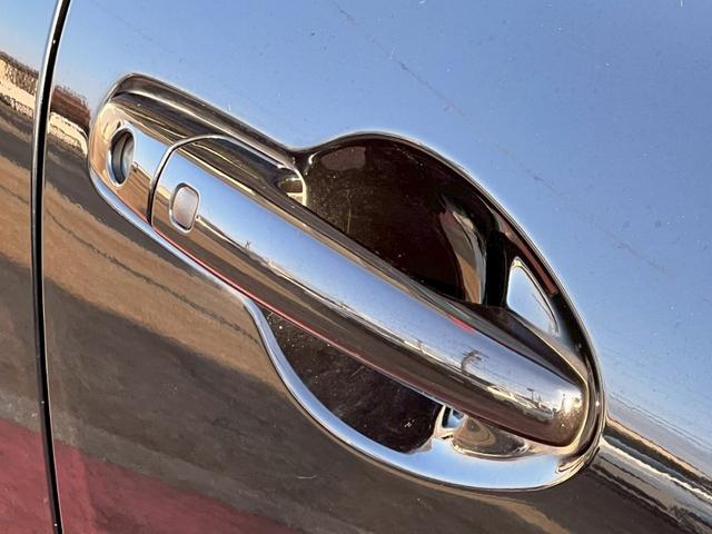 スイフトスポーツ ベースグレード ベースグレード(5名)社外ナビ/バックカメラ/フルセグTV/Bluetooth/クルーズコントロール/ETC/シートヒーター/オートエアコン/スマートキープッシュスタート/スペアキー(11枚目)