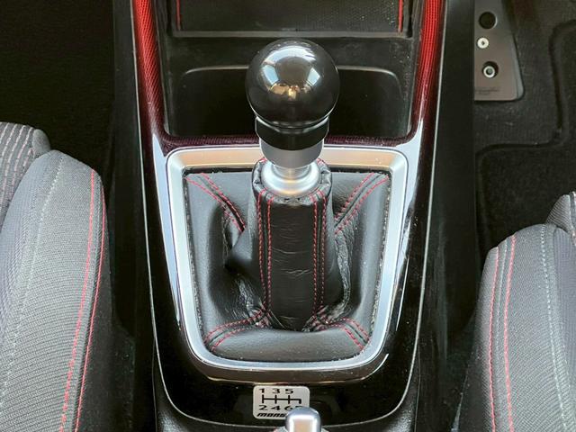 スイフトスポーツ ベースグレード ベースグレード(5名)社外ナビ/バックカメラ/フルセグTV/Bluetooth/クルーズコントロール/ETC/シートヒーター/オートエアコン/スマートキープッシュスタート/スペアキー(35枚目)