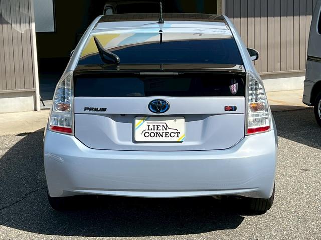 プリウス Ｓ　純正ナビ／デジタルＴＶ／サンルーフ／クルーズコントロール／オートエアコン／スマートキープッシュスタート／スペアキー／ＥＴＣ／社外アルミホイール（5枚目）