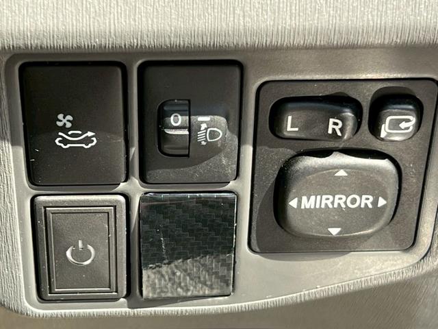 プリウス Ｓ　純正ナビ／デジタルＴＶ／サンルーフ／クルーズコントロール／オートエアコン／スマートキープッシュスタート／スペアキー／ＥＴＣ／社外アルミホイール（38枚目）