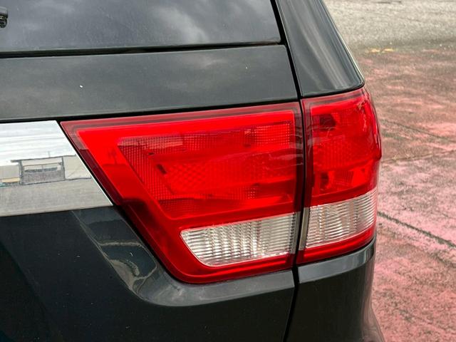 ジープ・グランドチェロキー リミテッド 純正アルミ履替/ナビ/フルセグTV/Bluetooth/クルーズコントロール/キーレスエントリー/シートヒーター/オートライト(8枚目)