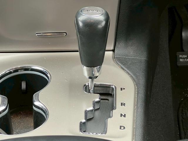 ジープ・グランドチェロキー リミテッド 純正アルミ履替/ナビ/フルセグTV/Bluetooth/クルーズコントロール/キーレスエントリー/シートヒーター/オートライト(25枚目)