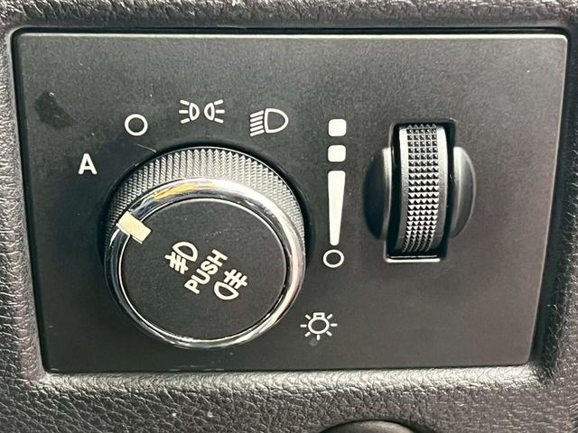 ジープ・グランドチェロキー リミテッド 純正アルミ履替/ナビ/フルセグTV/Bluetooth/クルーズコントロール/キーレスエントリー/シートヒーター/オートライト(30枚目)