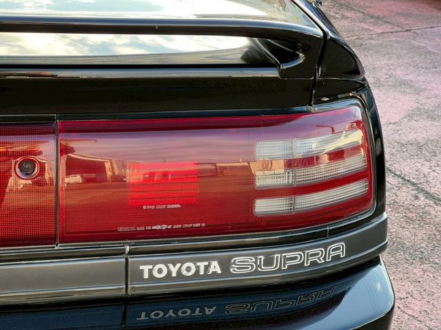 スープラ 2.5GTツインターボR 純正5速MT/純正ドアバイザー/社外アルミホイール/クスコ車高調/レカロシート/エアコン/パワーウィンドウ(7枚目)