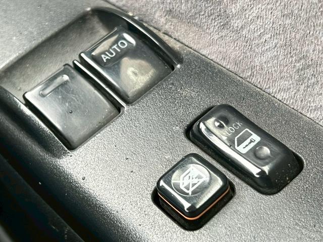 ハイエースバン 社外ナビ/エアコン/両側スライドドア/キーレスエントリー(29枚目)