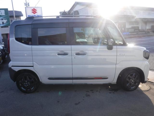 スペーシアギア ハイブリッドXZ 4WD ワンオーナー 禁煙車 純正9インチメモリーナビ フルセグTV 全方位カメラ ステアリングヒーター スズキセーフティサポート LEDヘッドライト シートヒーター 両側パワースライドドア HUD(2枚目)