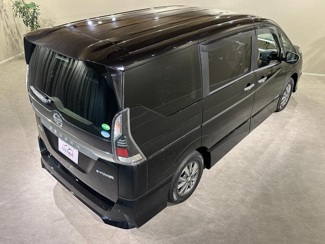 セレナ e-パワー ハイウェイスター 純正9インチナビ/TV/CD/DVD/Bluetooth アランドビューモニター ETC 純正後席モニター シート&ステアリングヒーター クルコン LEDライト フォグライト(17枚目)