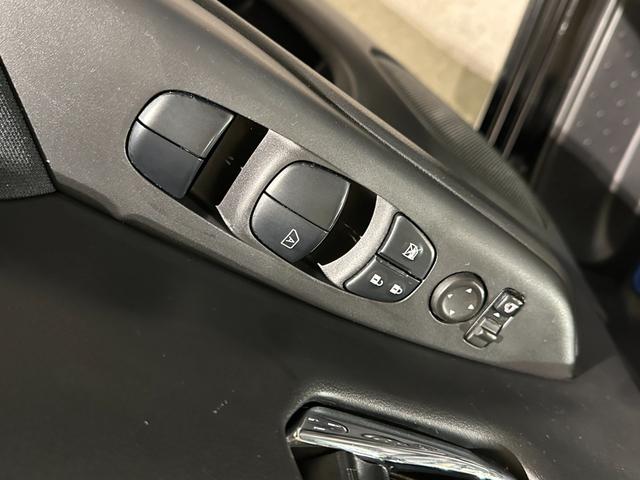 セレナ e-パワー ハイウェイスター 純正9インチナビ/TV/CD/DVD/Bluetooth アランドビューモニター ETC 純正後席モニター シート&ステアリングヒーター クルコン LEDライト フォグライト(28枚目)