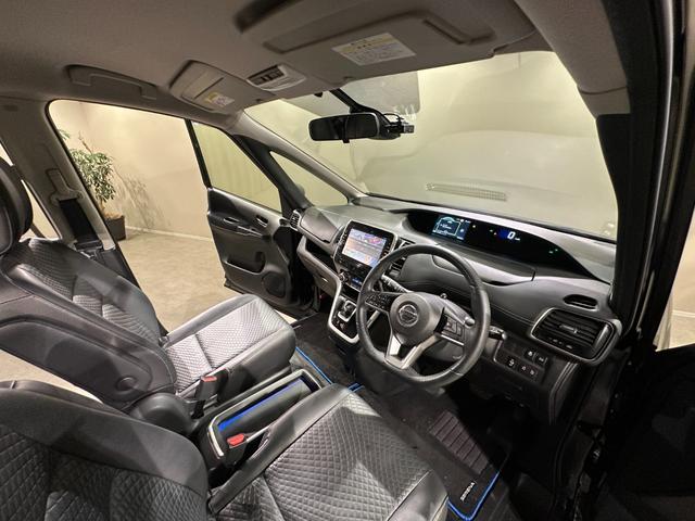 セレナ e-パワー ハイウェイスター 純正9インチナビ/TV/CD/DVD/Bluetooth アランドビューモニター ETC 純正後席モニター シート&ステアリングヒーター クルコン LEDライト フォグライト(31枚目)