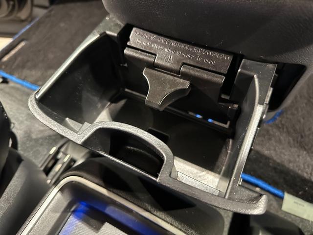 セレナ e-パワー ハイウェイスター 純正9インチナビ/TV/CD/DVD/Bluetooth アランドビューモニター ETC 純正後席モニター シート&ステアリングヒーター クルコン LEDライト フォグライト(34枚目)