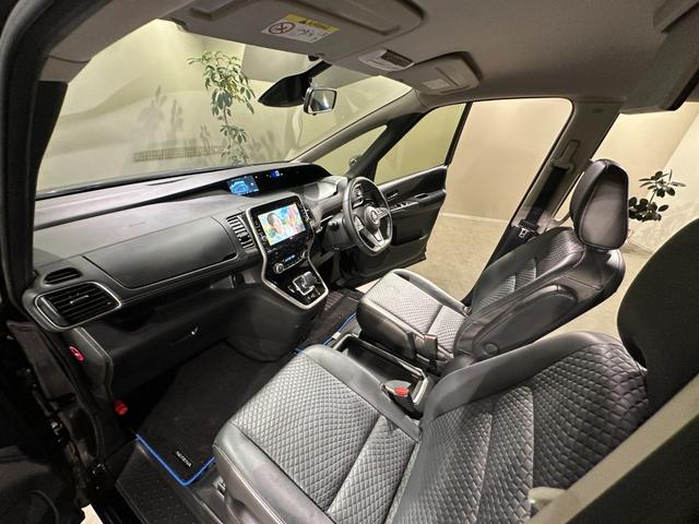 セレナ e-パワー ハイウェイスター 純正9インチナビ/TV/CD/DVD/Bluetooth アランドビューモニター ETC 純正後席モニター シート&ステアリングヒーター クルコン LEDライト フォグライト(36枚目)