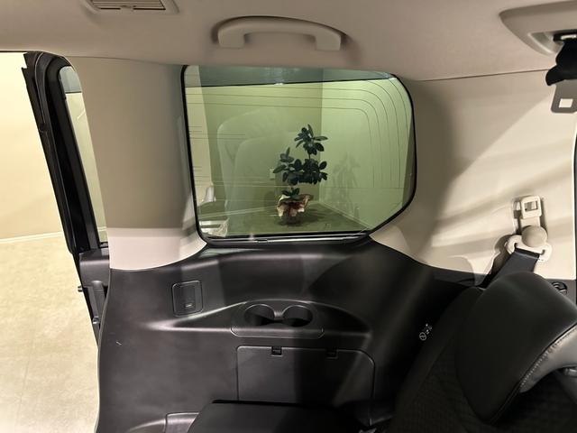 セレナ e-パワー ハイウェイスター 純正9インチナビ/TV/CD/DVD/Bluetooth アランドビューモニター ETC 純正後席モニター シート&ステアリングヒーター クルコン LEDライト フォグライト(42枚目)