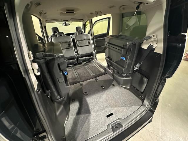 セレナ e-パワー ハイウェイスター 純正9インチナビ/TV/CD/DVD/Bluetooth アランドビューモニター ETC 純正後席モニター シート&ステアリングヒーター クルコン LEDライト フォグライト(51枚目)
