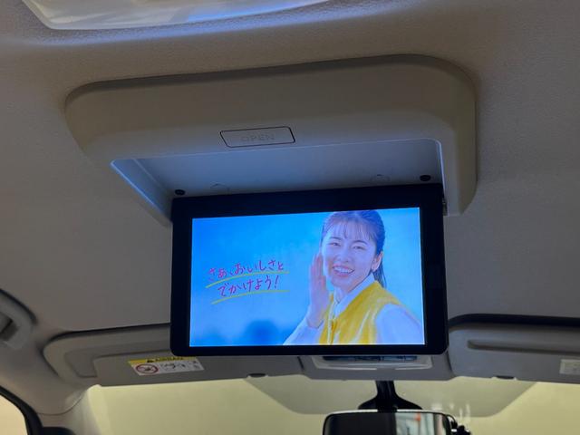 セレナ e-パワー ハイウェイスター 純正9インチナビ/TV/CD/DVD/Bluetooth アランドビューモニター ETC 純正後席モニター シート&ステアリングヒーター クルコン LEDライト フォグライト(68枚目)