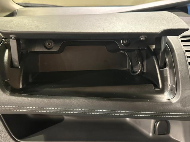 セレナ e-パワー ハイウェイスター 純正9インチナビ/TV/CD/DVD/Bluetooth アランドビューモニター ETC 純正後席モニター シート&ステアリングヒーター クルコン LEDライト フォグライト(76枚目)