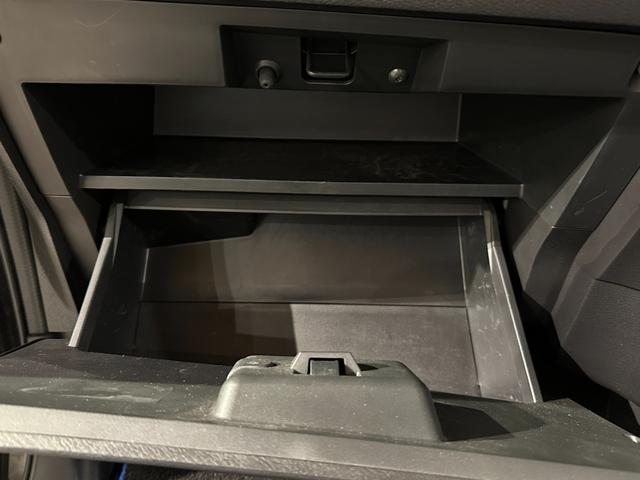 セレナ e-パワー ハイウェイスター 純正9インチナビ/TV/CD/DVD/Bluetooth アランドビューモニター ETC 純正後席モニター シート&ステアリングヒーター クルコン LEDライト フォグライト(77枚目)
