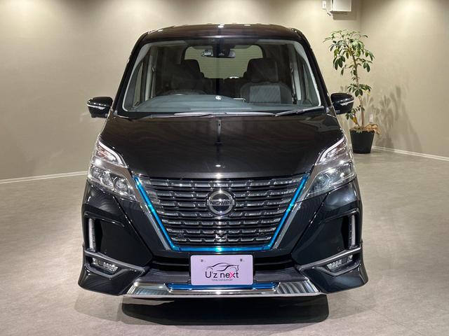 セレナ ｅ－パワー　ハイウェイスターＶ　純正エアロ　プロパイロット　純正９インチナビ／ＴＶ／ＣＤ／ＤＶＤ／Ｂｌｕｅｔｏｏｔｈ　アランドビューモニター　ドラレコ　ＥＴＣ　シートヒーター　ＬＥＤライト　フォグライト　両側パワスラドア（10枚目）