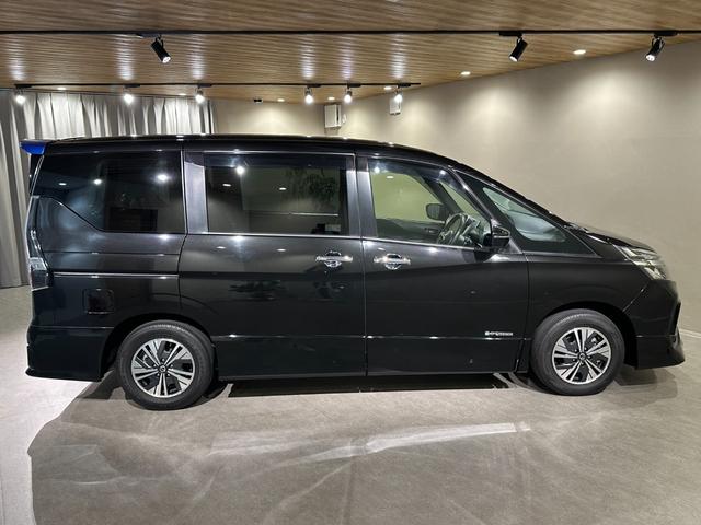 セレナ ｅ－パワー　ハイウェイスターＶ　純正エアロ　プロパイロット　純正９インチナビ／ＴＶ／ＣＤ／ＤＶＤ／Ｂｌｕｅｔｏｏｔｈ　アランドビューモニター　ドラレコ　ＥＴＣ　シートヒーター　ＬＥＤライト　フォグライト　両側パワスラドア（18枚目）