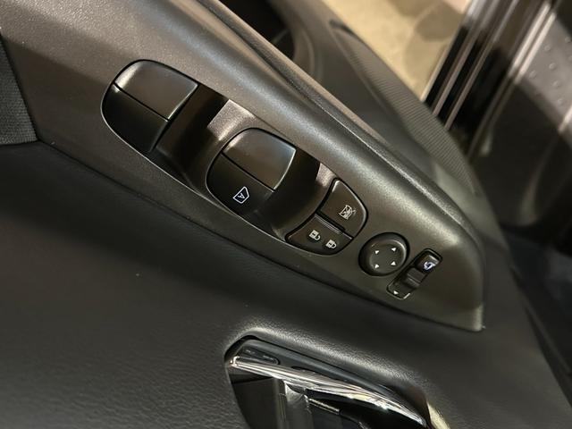 セレナ ｅ－パワー　ハイウェイスターＶ　純正エアロ　プロパイロット　純正９インチナビ／ＴＶ／ＣＤ／ＤＶＤ／Ｂｌｕｅｔｏｏｔｈ　アランドビューモニター　ドラレコ　ＥＴＣ　シートヒーター　ＬＥＤライト　フォグライト　両側パワスラドア（31枚目）