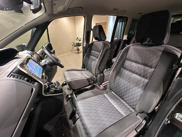 セレナ ｅ－パワー　ハイウェイスターＶ　純正エアロ　プロパイロット　純正９インチナビ／ＴＶ／ＣＤ／ＤＶＤ／Ｂｌｕｅｔｏｏｔｈ　アランドビューモニター　ドラレコ　ＥＴＣ　シートヒーター　ＬＥＤライト　フォグライト　両側パワスラドア（38枚目）