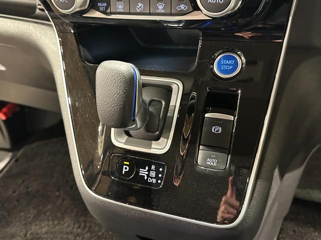 セレナ ｅ－パワー　ハイウェイスターＶ　純正エアロ　プロパイロット　純正９インチナビ／ＴＶ／ＣＤ／ＤＶＤ／Ｂｌｕｅｔｏｏｔｈ　アランドビューモニター　ドラレコ　ＥＴＣ　シートヒーター　ＬＥＤライト　フォグライト　両側パワスラドア（60枚目）
