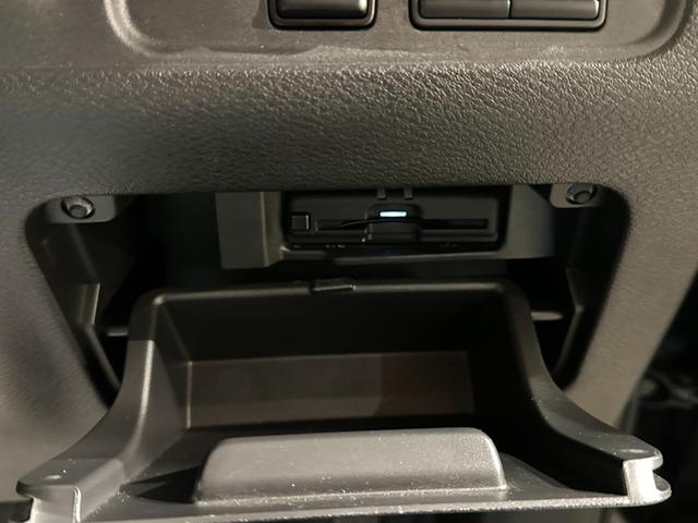 セレナ ｅ－パワー　ハイウェイスターＶ　純正エアロ　プロパイロット　純正９インチナビ／ＴＶ／ＣＤ／ＤＶＤ／Ｂｌｕｅｔｏｏｔｈ　アランドビューモニター　ドラレコ　ＥＴＣ　シートヒーター　ＬＥＤライト　フォグライト　両側パワスラドア（72枚目）