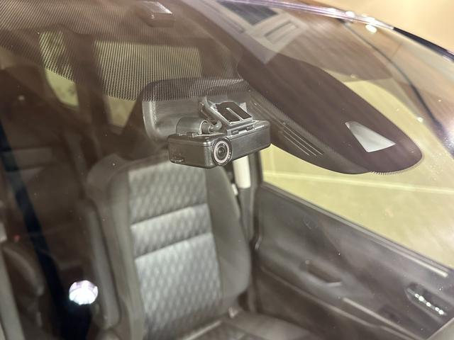 セレナ ｅ－パワー　ハイウェイスターＶ　純正エアロ　プロパイロット　純正９インチナビ／ＴＶ／ＣＤ／ＤＶＤ／Ｂｌｕｅｔｏｏｔｈ　アランドビューモニター　ドラレコ　ＥＴＣ　シートヒーター　ＬＥＤライト　フォグライト　両側パワスラドア（73枚目）