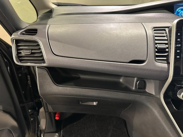 セレナ ｅ－パワー　ハイウェイスターＶ　純正エアロ　プロパイロット　純正９インチナビ／ＴＶ／ＣＤ／ＤＶＤ／Ｂｌｕｅｔｏｏｔｈ　アランドビューモニター　ドラレコ　ＥＴＣ　シートヒーター　ＬＥＤライト　フォグライト　両側パワスラドア（77枚目）