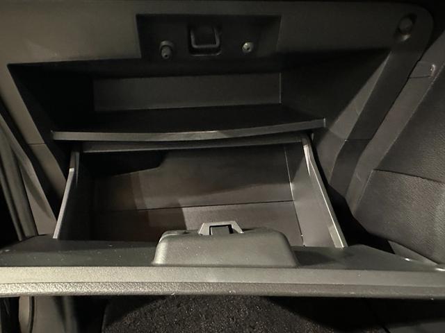 セレナ ｅ－パワー　ハイウェイスターＶ　純正エアロ　プロパイロット　純正９インチナビ／ＴＶ／ＣＤ／ＤＶＤ／Ｂｌｕｅｔｏｏｔｈ　アランドビューモニター　ドラレコ　ＥＴＣ　シートヒーター　ＬＥＤライト　フォグライト　両側パワスラドア（79枚目）
