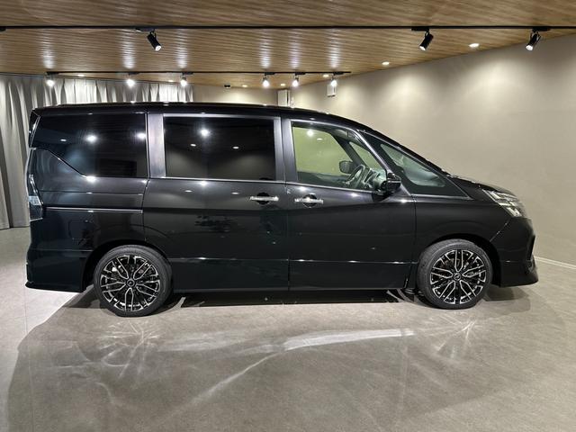 セレナ ｅ－パワー　ハイウェイスターＶ　ワンオーナー　プロパイロット　純正１０インチナビ／ＴＶ／ＣＤ／ＤＶＤ／Ｂｌｕ－ｒａｙ／Ｂｌｕｅｔｏｏｔｈ　アランドビューモニター　後席モニター　シート＆ステアリングヒーター　　社外１８インチアルミ（18枚目）