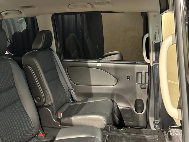 セレナ ｅ－パワー　ハイウェイスターＶ　ワンオーナー　プロパイロット　純正１０インチナビ／ＴＶ／ＣＤ／ＤＶＤ／Ｂｌｕ－ｒａｙ／Ｂｌｕｅｔｏｏｔｈ　アランドビューモニター　後席モニター　シート＆ステアリングヒーター　　社外１８インチアルミ（44枚目）