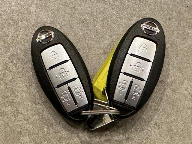 セレナ ｅ－パワー　ハイウェイスターＶ　ワンオーナー　プロパイロット　純正１０インチナビ／ＴＶ／ＣＤ／ＤＶＤ／Ｂｌｕ－ｒａｙ／Ｂｌｕｅｔｏｏｔｈ　アランドビューモニター　後席モニター　シート＆ステアリングヒーター　　社外１８インチアルミ（79枚目）