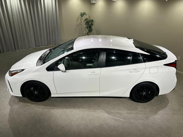 プリウス Ｓツーリングセレクション　純正ナビ／ＴＶ／ＣＤ／ＤＶＤ／Ｂｌｕｅｔｏｏｔｈ　バックモニター　純正１７インチアルミ　シートヒーター　ＬＥＤライト／フォグライト　ＴＳＳ　プリクラッシュブレーキ　レーダークルーズ　レーンアシスト（15枚目）