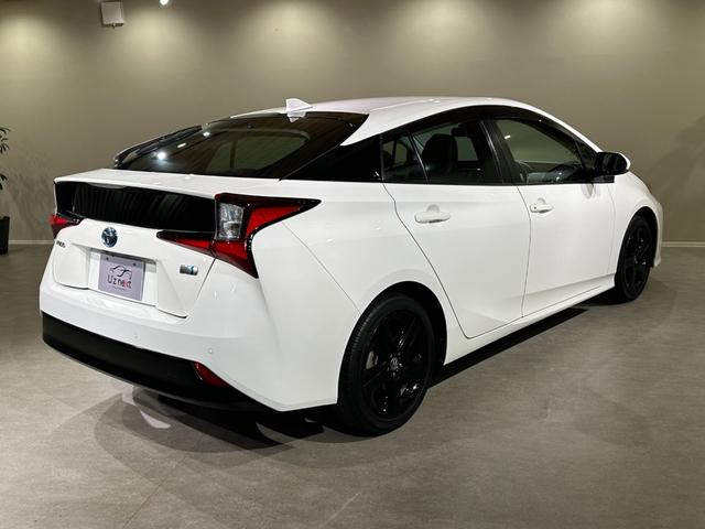 プリウス Ｓツーリングセレクション　純正ナビ／ＴＶ／ＣＤ／ＤＶＤ／Ｂｌｕｅｔｏｏｔｈ　バックモニター　純正１７インチアルミ　シートヒーター　ＬＥＤライト／フォグライト　ＴＳＳ　プリクラッシュブレーキ　レーダークルーズ　レーンアシスト（18枚目）