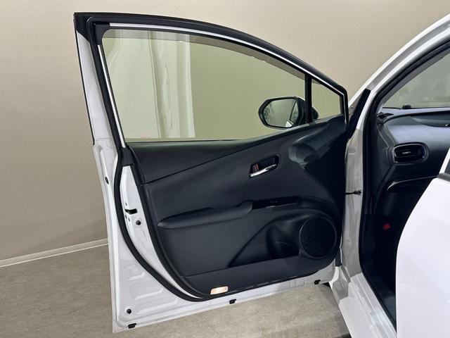 プリウス Ｓツーリングセレクション　純正ナビ／ＴＶ／ＣＤ／ＤＶＤ／Ｂｌｕｅｔｏｏｔｈ　バックモニター　純正１７インチアルミ　シートヒーター　ＬＥＤライト／フォグライト　ＴＳＳ　プリクラッシュブレーキ　レーダークルーズ　レーンアシスト（31枚目）