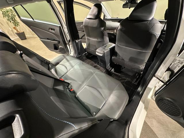 プリウス Ｓツーリングセレクション　純正ナビ／ＴＶ／ＣＤ／ＤＶＤ／Ｂｌｕｅｔｏｏｔｈ　バックモニター　純正１７インチアルミ　シートヒーター　ＬＥＤライト／フォグライト　ＴＳＳ　プリクラッシュブレーキ　レーダークルーズ　レーンアシスト（42枚目）
