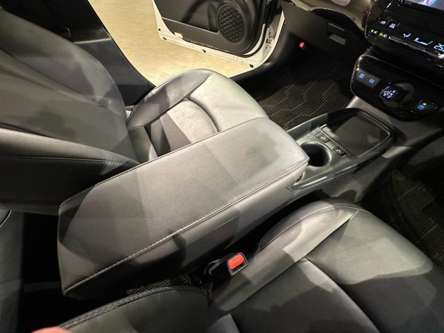 プリウス Ｓツーリングセレクション　純正ナビ／ＴＶ／ＣＤ／ＤＶＤ／Ｂｌｕｅｔｏｏｔｈ　バックモニター　純正１７インチアルミ　シートヒーター　ＬＥＤライト／フォグライト　ＴＳＳ　プリクラッシュブレーキ　レーダークルーズ　レーンアシスト（49枚目）