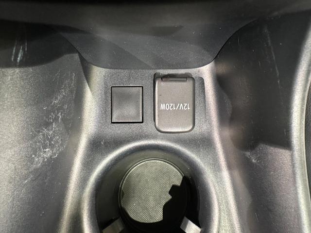 プリウス Ｓツーリングセレクション　純正ナビ／ＴＶ／ＣＤ／ＤＶＤ／Ｂｌｕｅｔｏｏｔｈ　バックモニター　純正１７インチアルミ　シートヒーター　ＬＥＤライト／フォグライト　ＴＳＳ　プリクラッシュブレーキ　レーダークルーズ　レーンアシスト（51枚目）