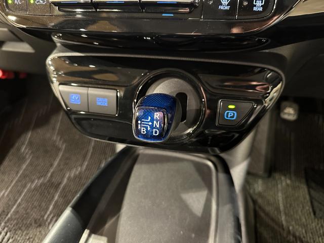プリウス Ｓツーリングセレクション　純正ナビ／ＴＶ／ＣＤ／ＤＶＤ／Ｂｌｕｅｔｏｏｔｈ　バックモニター　純正１７インチアルミ　シートヒーター　ＬＥＤライト／フォグライト　ＴＳＳ　プリクラッシュブレーキ　レーダークルーズ　レーンアシスト（58枚目）