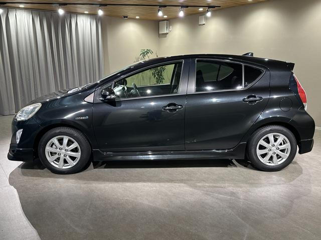 アクア Ｓ　純正ナビ／ＴＶ／ＣＤ／Ｂｌｕｅｔｏｏｔｈ　ＥＴＣ　純正フルエアロ　純正１５インチアルミ　キーレス（13枚目）