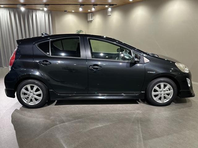 アクア Ｓ　純正ナビ／ＴＶ／ＣＤ／Ｂｌｕｅｔｏｏｔｈ　ＥＴＣ　純正フルエアロ　純正１５インチアルミ　キーレス（16枚目）